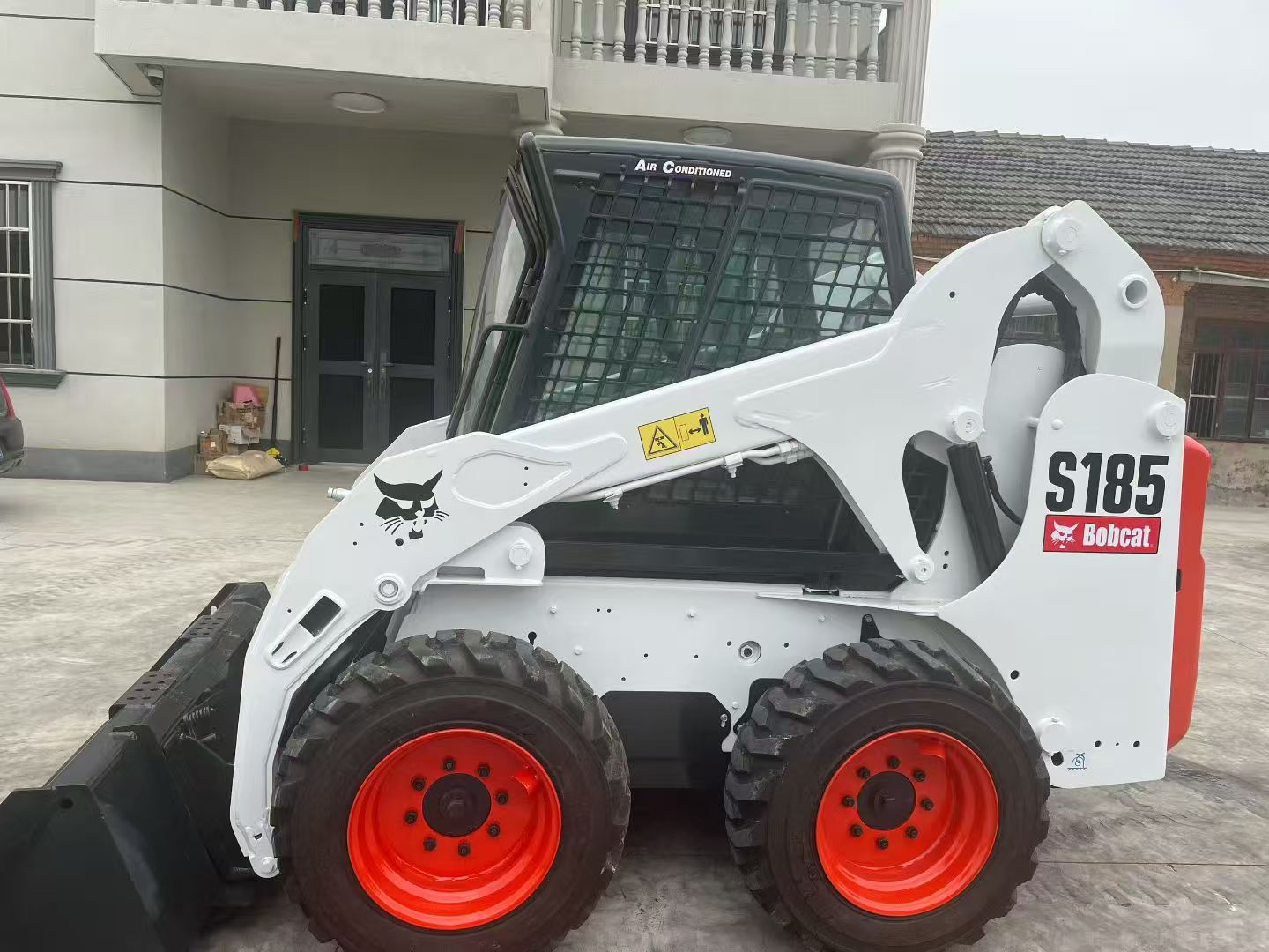 Used S185 Loader
