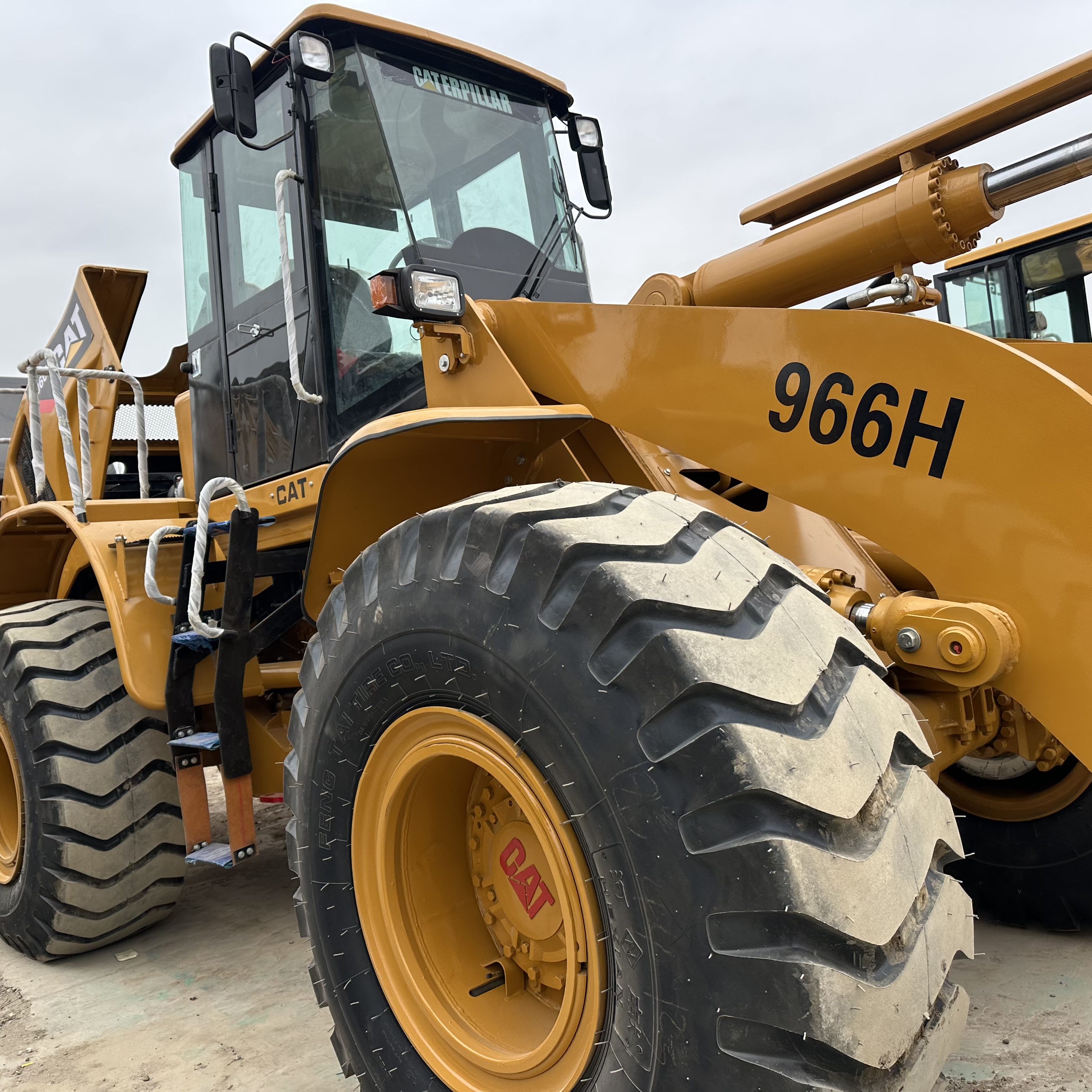 Used Caterpillar 966H Loader