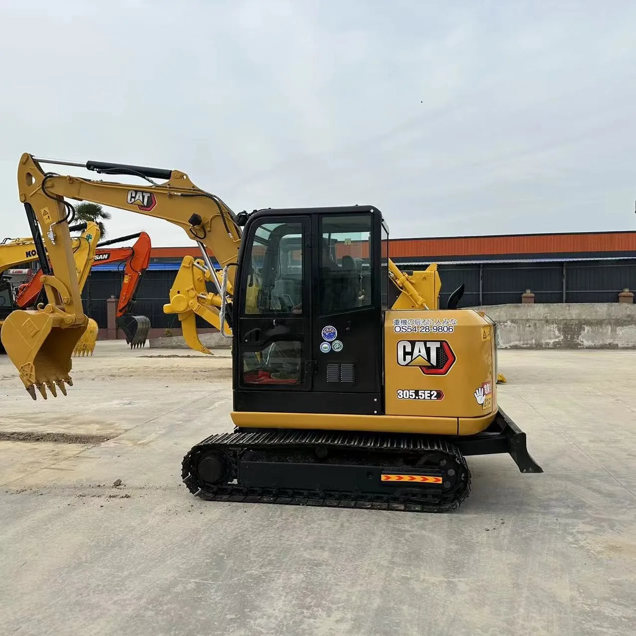 Used caterpillar 305.5E2 Excavator