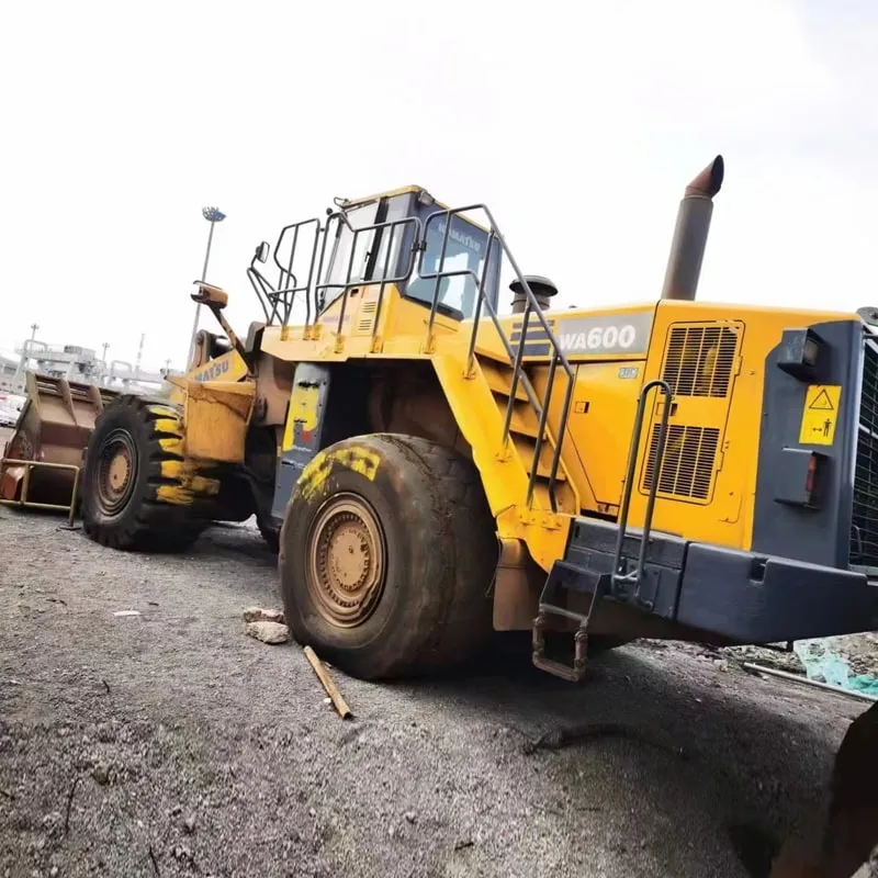 Used Komatsu 600-6 Loader